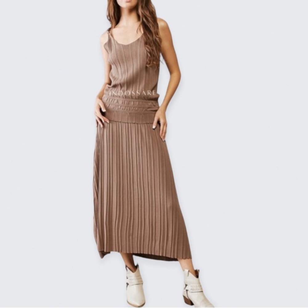 Dessert haze pleated skirt and tank top set